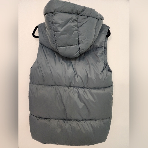 ZARA Puffer Vest - Picture 2 of 3